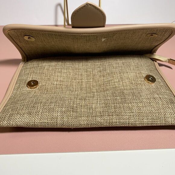 Nude Woven Fabric Clutch with removable Chain - Picture 3 of 4